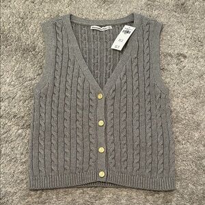 Abercrombie & Fitch Gray V-Neck Cable Knit Sweater Vest